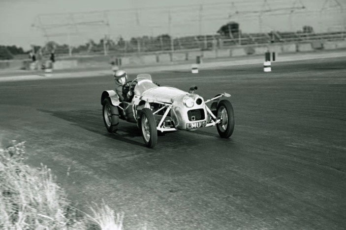 picture lotus 1951